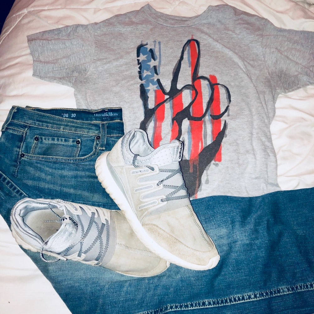 $15⬇️ Men’s L Mad Engine Graphic T-shirt grey&Blue